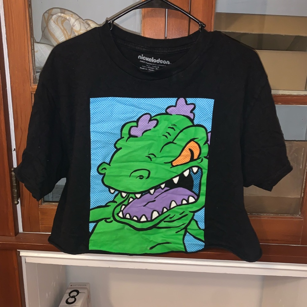 medium graphic tee